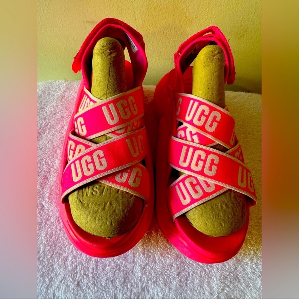 NEW! UGG Cloud Sandals 🌸 - Picture 12 of 16